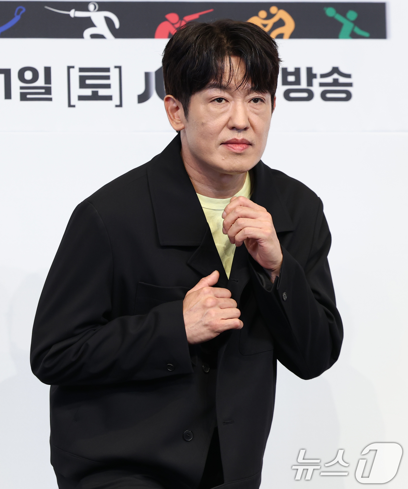 (서울=뉴스1) 권현진 기자 = 배우 허성태가 29일 서울 구로구 더링크서울 트리뷰트 포트폴리오 호텔에서 열린 JTBC 새 토일드라마 '굿보이' 제작발표회에서 포즈를 취하고 있다. …