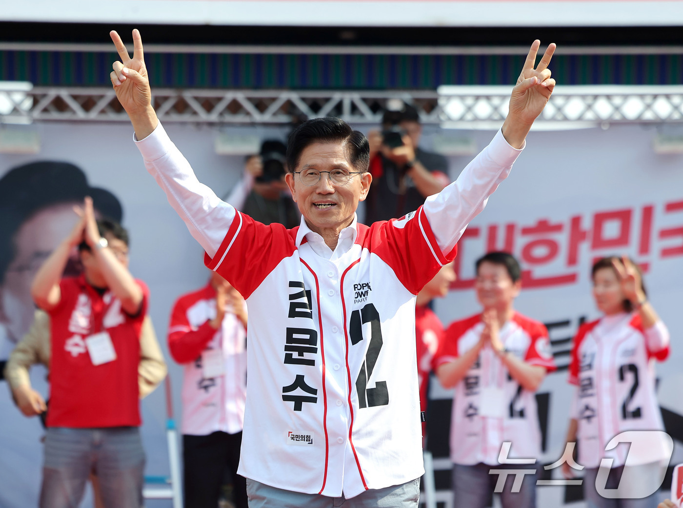 (안산=뉴스1) 김민지 기자 = 김문수 국민의힘 대통령 후보가 29일 경기 안산문화광장에서 유세를 하고 있다. (공동취재) 2025.5.29/뉴스1