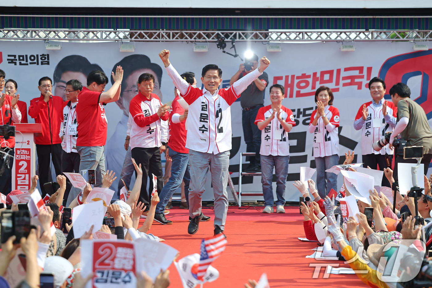 (안산=뉴스1) 김민지 기자 = 김문수 국민의힘 대통령 후보가 29일 경기 안산문화광장에서 유세를 하고 있다. (공동취재) 2025.5.29/뉴스1