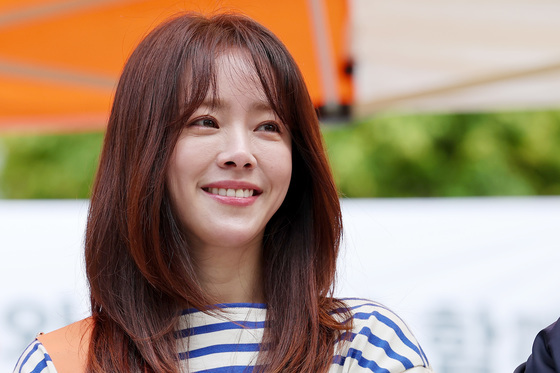 "입 닫아라" 배우 한지민 협박글 19건 올린 30대 벌금 600만원