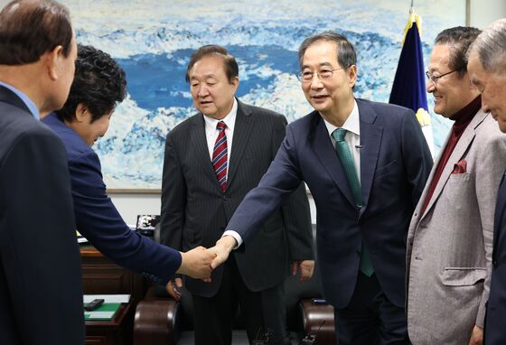 한덕수 "전주 제지공장 맨홀 사고 애도…안타까운 목숨 잃어"
