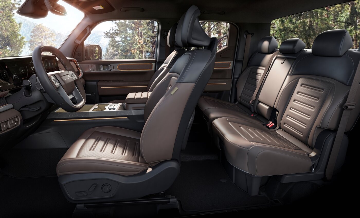 본문 이미지 - 지난 4월 출시된 기아 준대형 픽업 &#39;타스만&#39; 내장 &lt;자료사진&gt;&#40;기아 제공&#41;. 2025.05.04.