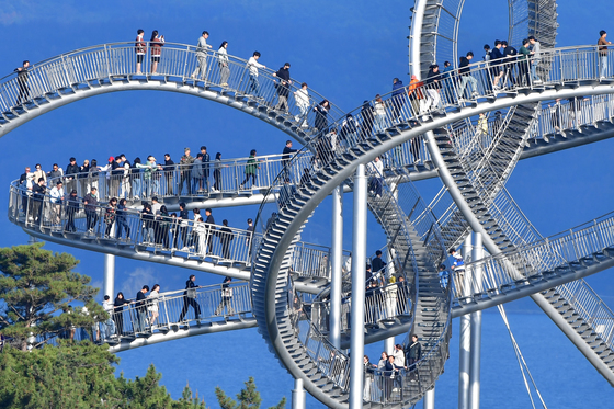 포항 '스페이스워크' 준공 4년…누적 관람객 400만명 돌파 눈 앞