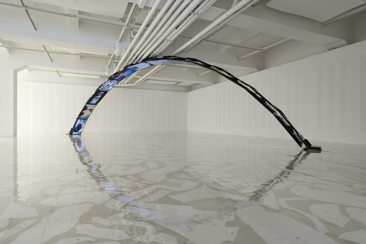 본문 이미지 - 2전시실 전시 전경. ⓒ 사진 제공： 일민미술관. 사진： 스튜디오 오실로스코프(Studio Oscilloscope)