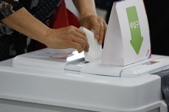 호남 사전투표율 '역대 최고'…유권자는 왜 투표소로 향했나