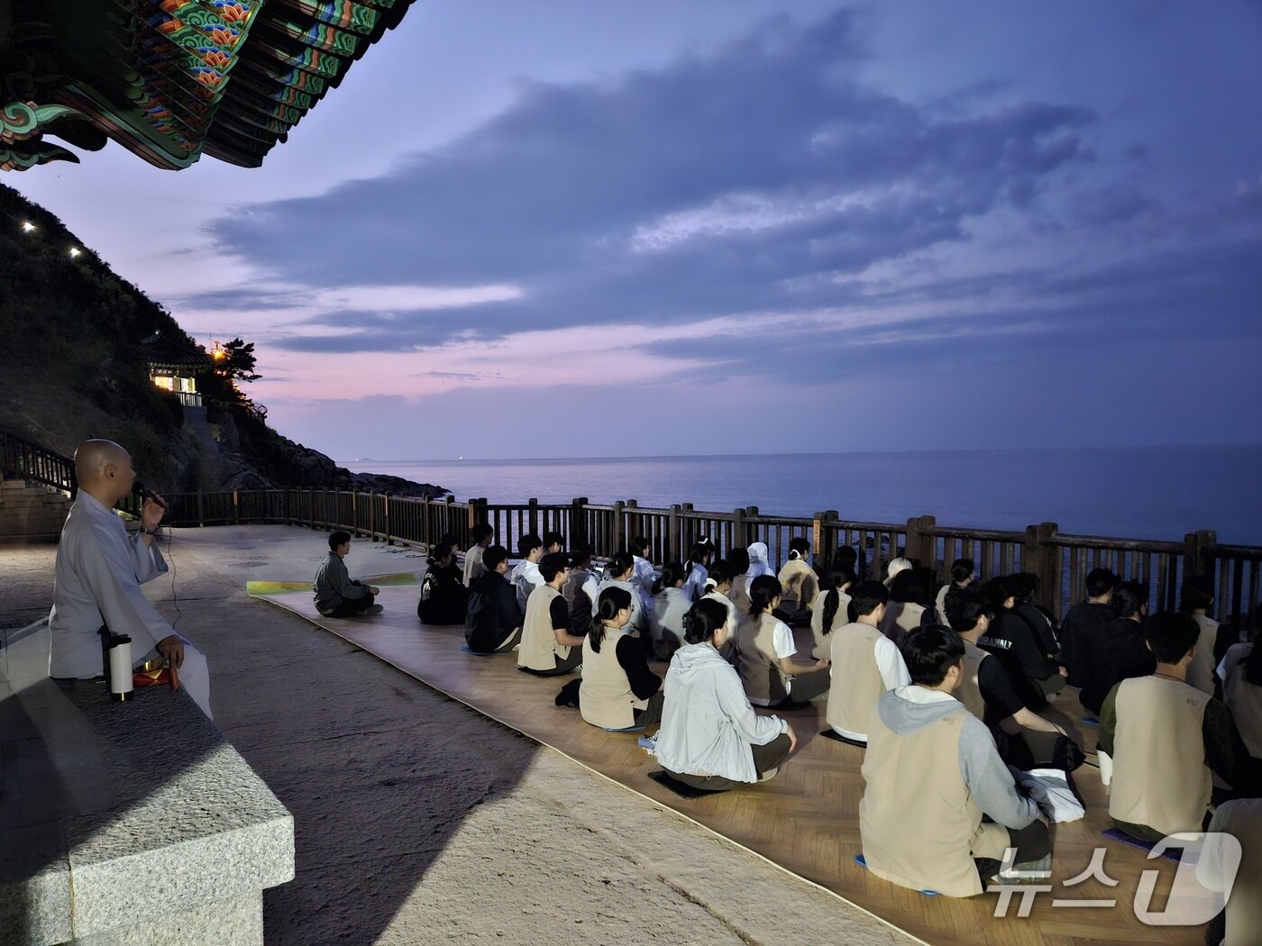 본문 이미지 - 양양 낙산사 서핑템플스테이 &#40;제공=대한불교조계종 낙산사&#41;