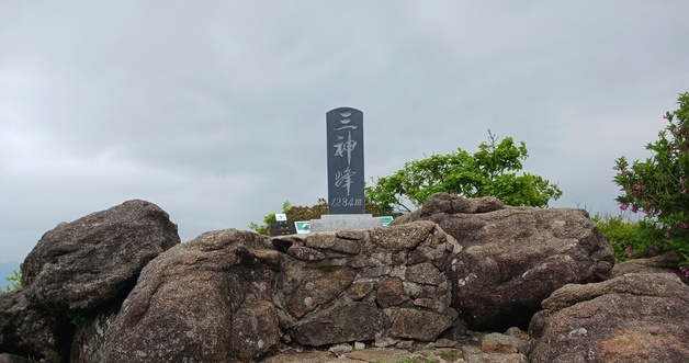 지리10경 새석철죽을 보았다…돌계단 악명 한신계곡을 건넜다