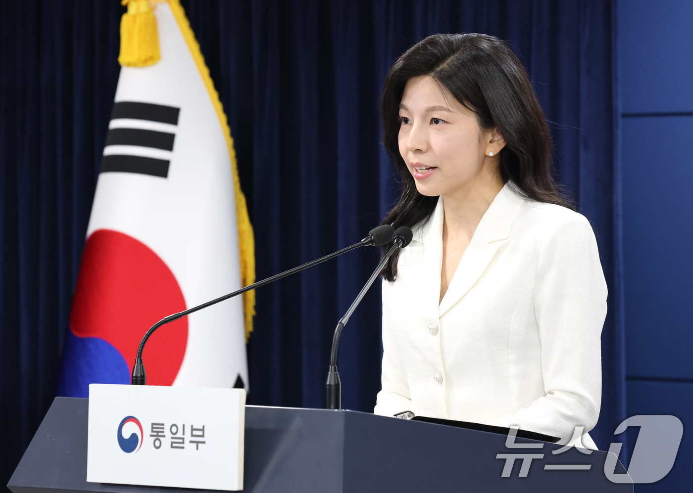 (서울=뉴스1) 임세영 기자 = 김인애 통일부 부대변인이 30일 서울 종로구 정부서울청사에서 정례브리핑을 하고 있다.  2025.5.30/뉴스1