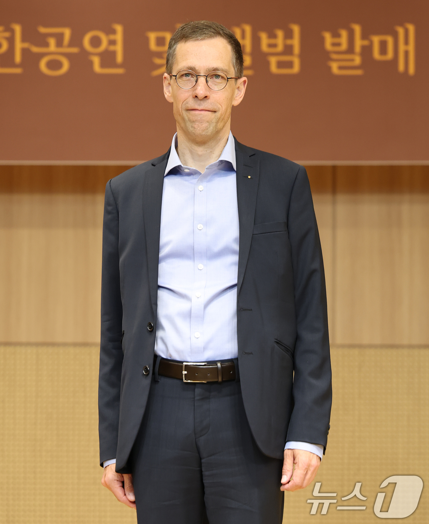 (서울=뉴스1) 오대일 기자 = 밤베르크 심포니 마르쿠스 악수트 대표가 30일 오전 서울 서초구 코스모스아트홀에서 열린 '브루흐 & 코른골트' 음반 발매 및 내한공연 기자간담회에서 …