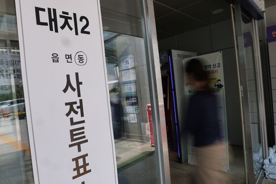 이재명 기표·중국SNS 게재…대선 사전투표 이틀째도 '시끌'(종합)
