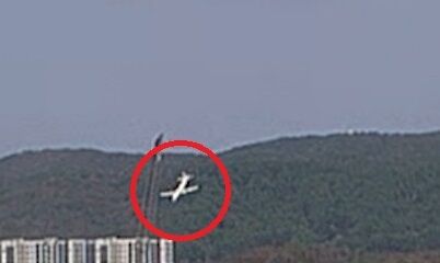 잘 날다 갑자기 수직 낙하…CCTV에 찍힌 초계기 추락 장면