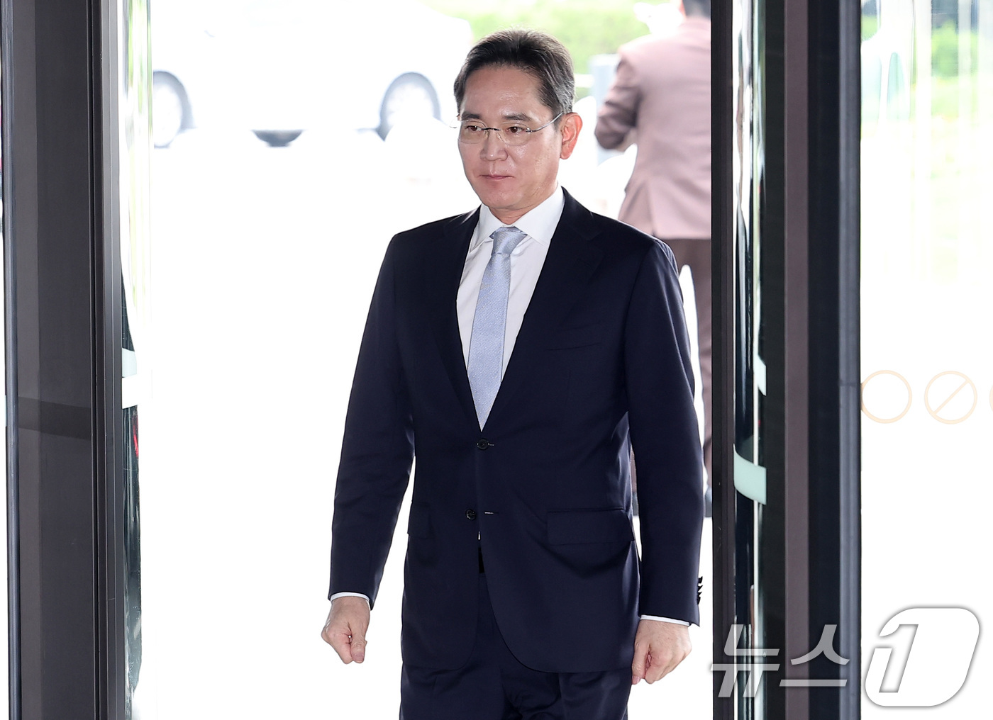 (서울=뉴스1) 김성진 기자 = 이재용 삼성전자 회장이 30일 서울 중구 신라호텔에서 열린 2025 삼성호암상 시상식에 참석하고 있다. 2025.5.30/뉴스1