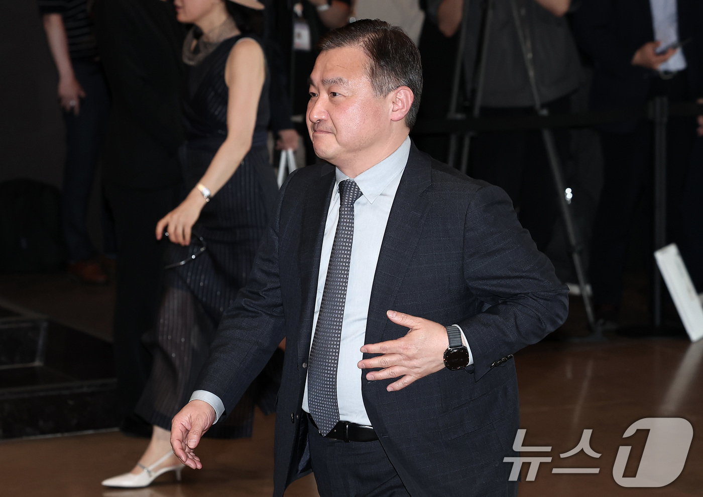 (서울=뉴스1) 김성진 기자 = 노태문 삼성전자 DX부문장 직무대행 사장이 30일 서울 중구 신라호텔에서 열린 2025 삼성호암상 시상식에 참석하고 있다. 2025.5.30/뉴스1 …