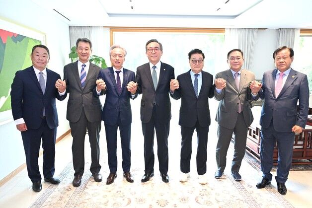 조태열, 중견기업계와 간담회…"해외 진출·수출 확대 총력"