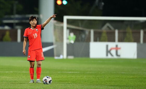 '20년 만에 정상 탈환' 여자 축구, '첫 관문' 중국을 넘어라