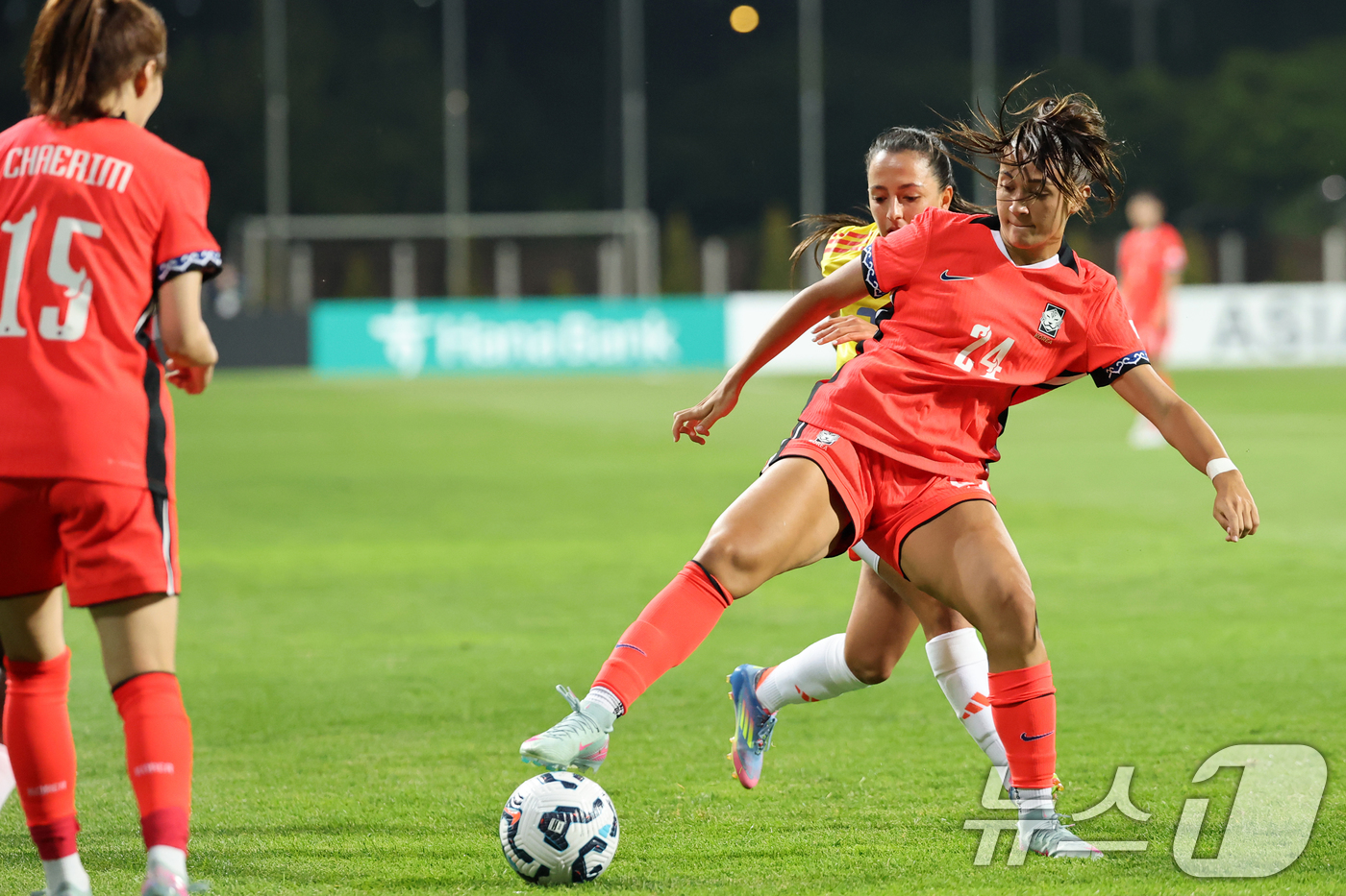 (인천=뉴스1) 이승배 기자 = 30일 오후 인천시 남동구 남동아시아드럭비경기장에서 열린 쿠팡플레이 초청 여자축구 국가대표팀 친선경기 대한민국과 콜롬비아의 경기에서 대한민국 케이시 …