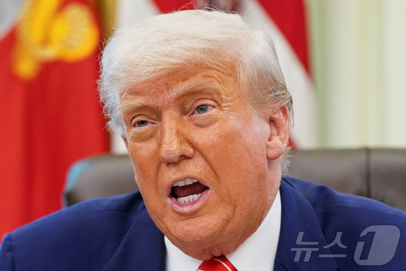 본문 이미지 - 트럼프 미국 대통령이 30일&#40;현지시간&#41; 워싱턴DC 백악관 오벌오피스에서 기자회견을 하고 있다. 2025.05.30 ⓒ 로이터=뉴스1 ⓒ News1 류정민 특파원