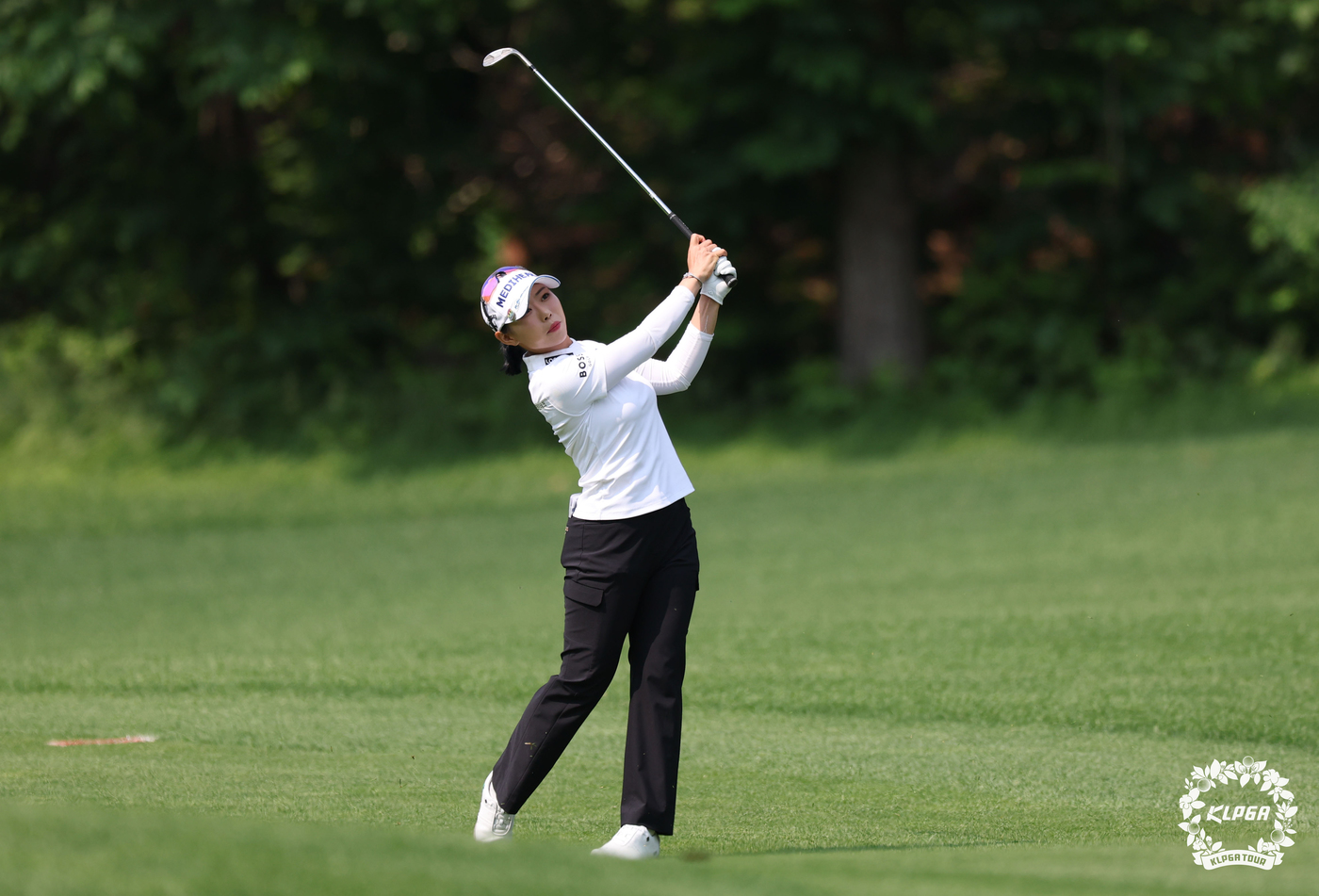 (서울=뉴스1) = 이채은이 31일 경기 양평 더스타휴 골프앤리조트에서 열린 'Sh수협은행 MBN 여자오픈' 2라운드 15번홀에서 아이언샷을 하고 있다. (KLPGA 제공. 재판매 …