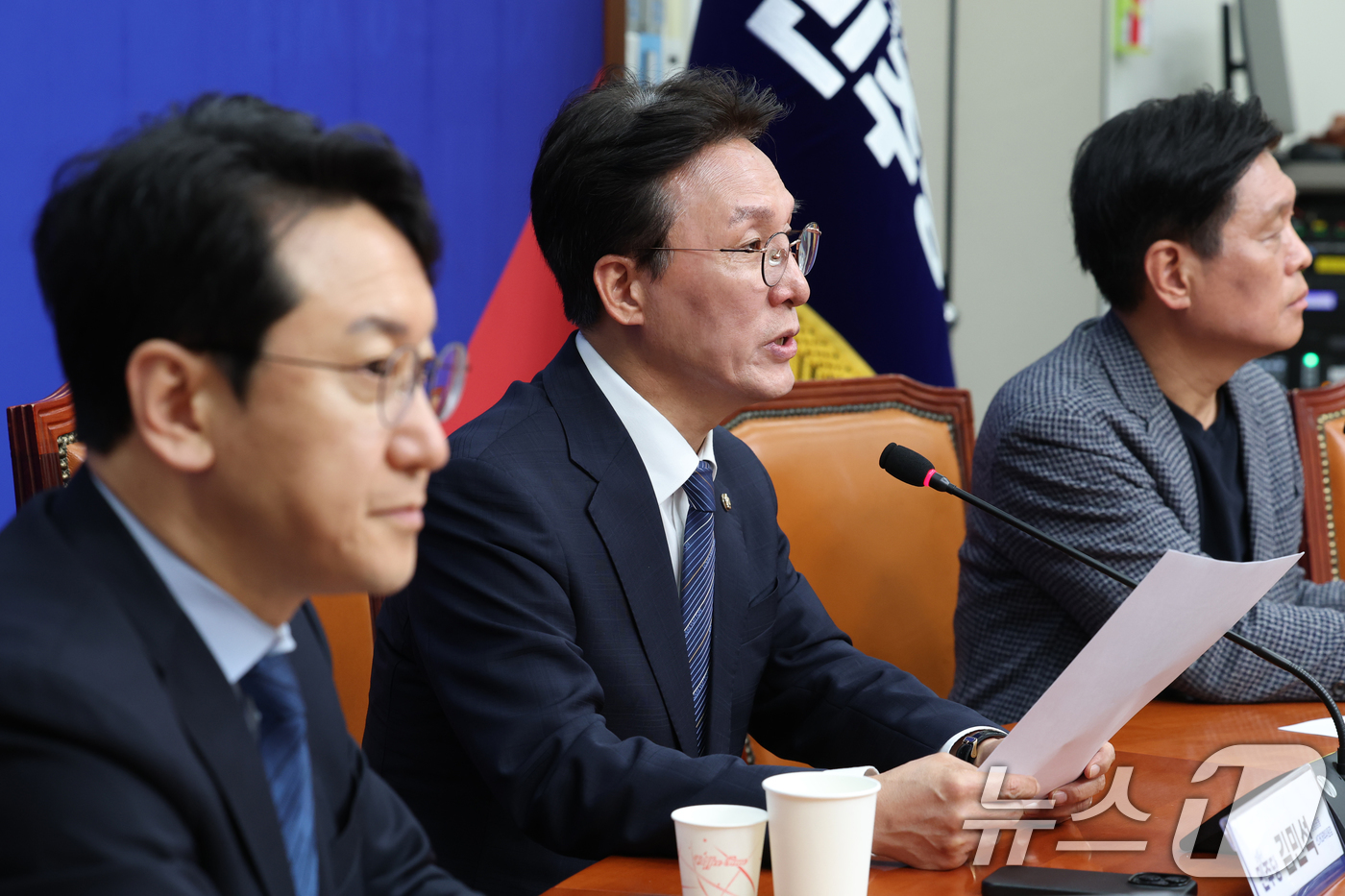 (서울=뉴스1) 이광호 기자 = 김민석 더불어민주당 상임공동 선거대책위원장이 4일 오전 서울 여의도 국회에서 기자간담회를 하고 있다. 2025.5.4/뉴스1