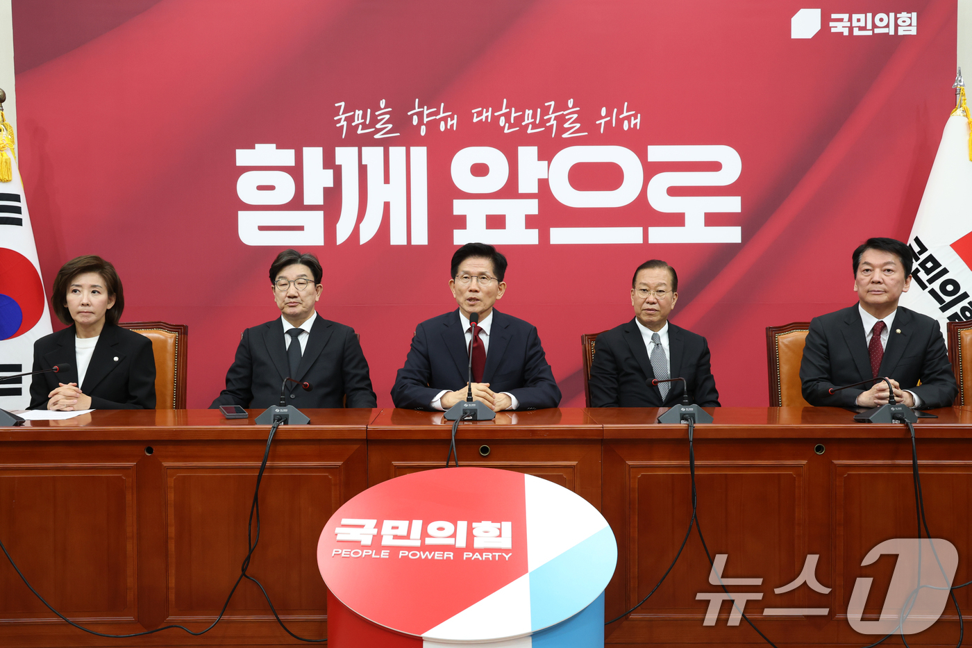 (서울=뉴스1) 이광호 기자 = 김문수 국민의힘 대통령 후보가 4일 오전 서울 여의도 국회에서 열린 선거대책위원회 회의에 참석해 발언하고 있다.  2025.5.4/뉴스1