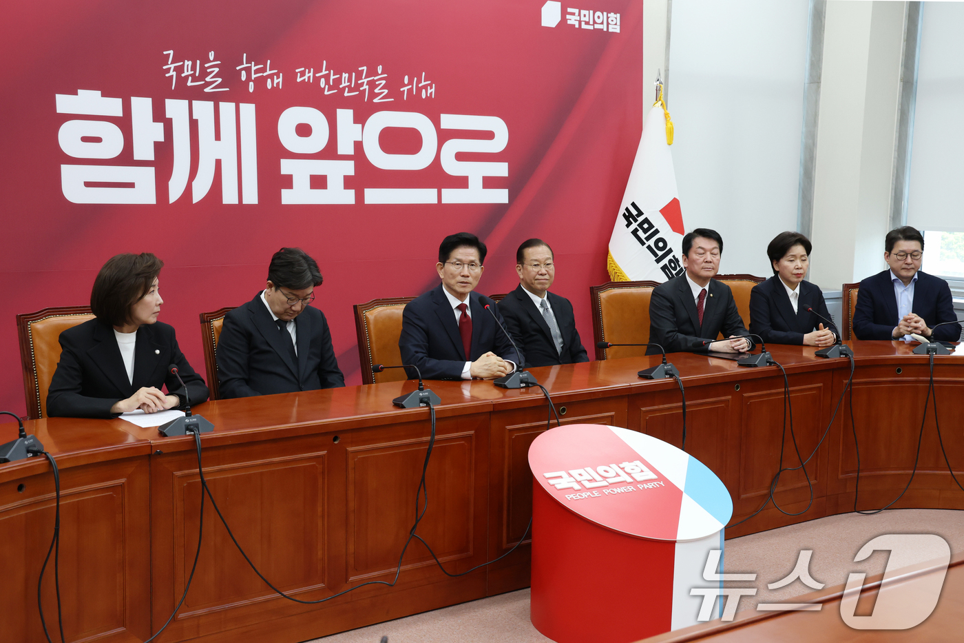 (서울=뉴스1) 이광호 기자 = 김문수 국민의힘 대통령 후보가 4일 오전 서울 여의도 국회에서 열린 선거대책위원회 회의에 참석해 발언하고 있다.  2025.5.4/뉴스1