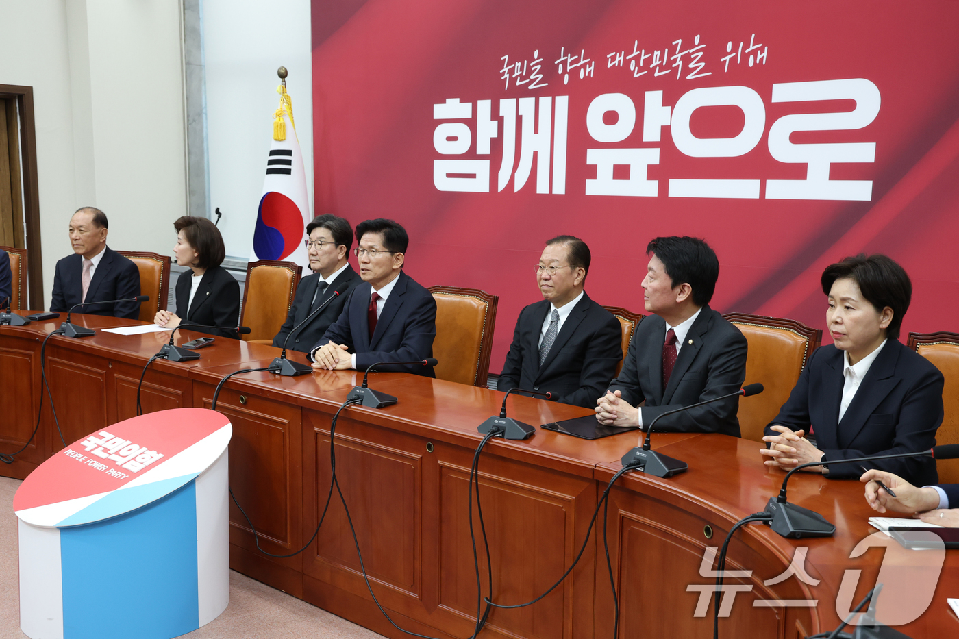 (서울=뉴스1) 이광호 기자 = 김문수 국민의힘 대통령 후보가 4일 오전 서울 여의도 국회에서 열린 선거대책위원회 회의에 참석해 발언하고 있다.  2025.5.4/뉴스1