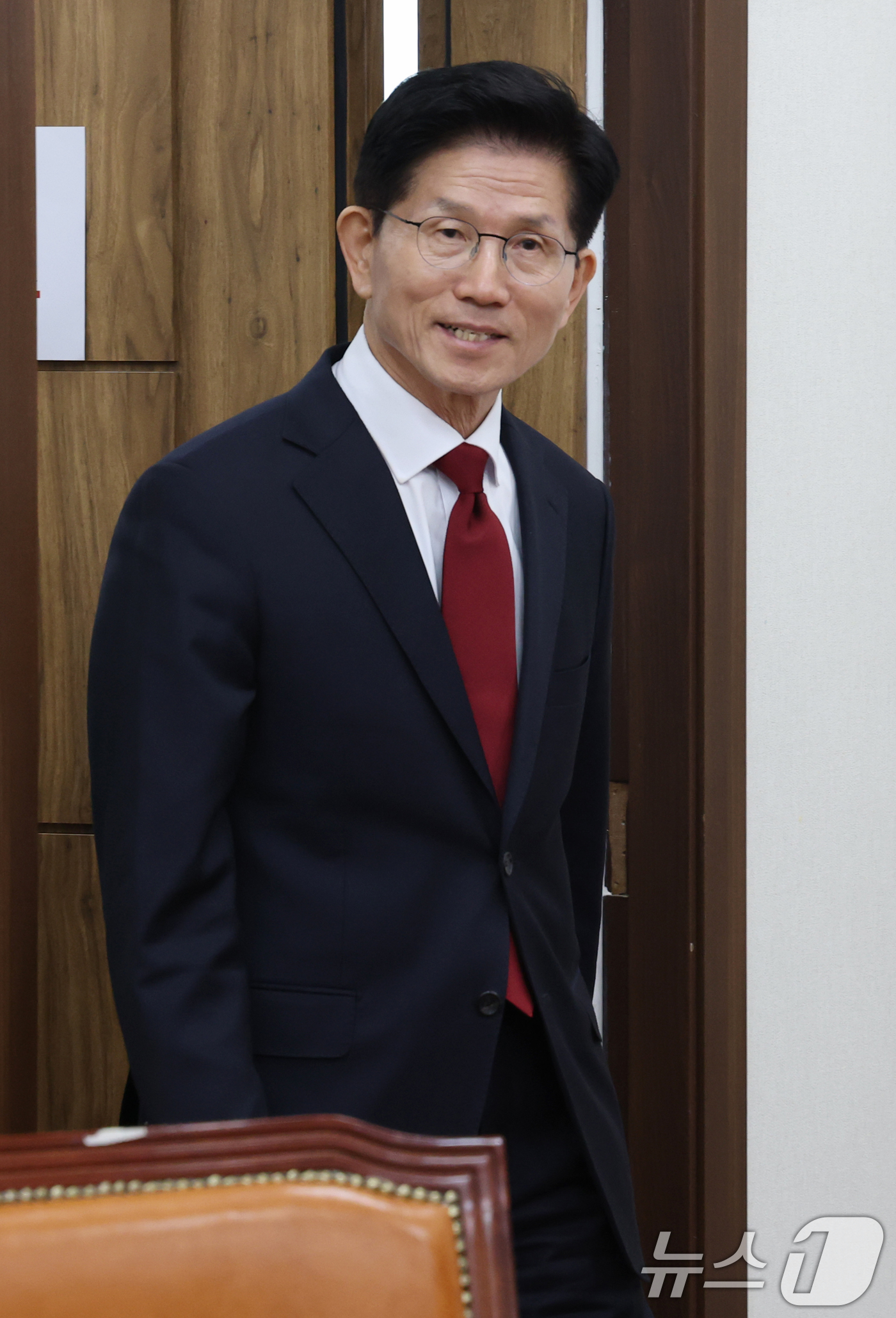 (서울=뉴스1) 이광호 기자 = 김문수 국민의힘 대통령 후보가 4일 오전 서울 여의도 국회에서 열린 선거대책위원회 회의에 참석하고 있다.  2025.5.4/뉴스1