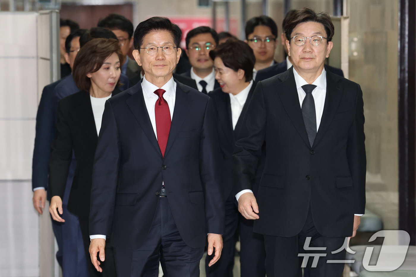 (서울=뉴스1) 이광호 기자 = 김문수 국민의힘 대통령 후보가 4일 오전 서울 여의도 국회에서 열린 선거대책위원회 회의에 참석하고 있다.  2025.5.4/뉴스1