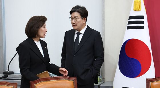 대화하는 권성동 원내대표와 나경원 의원