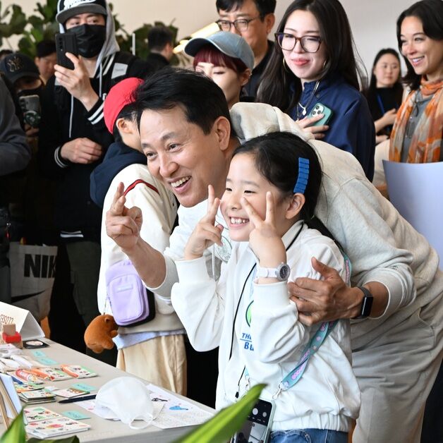 [동정] 오세훈, 'DDP 봄축제' 방문해 시민들과 축제 즐겨