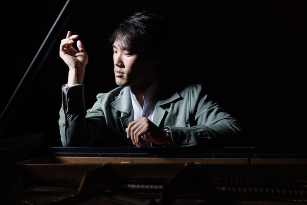 '쇼팽 콩쿠르 우승' 브루스 리우 내한…"피아노의 힘은 '이것'"