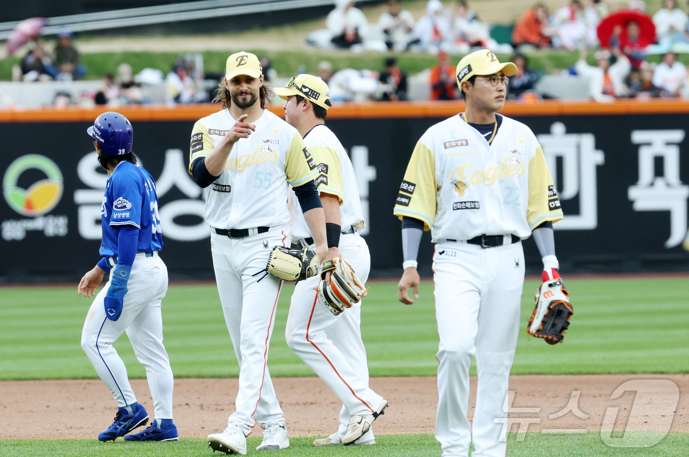 (대전=뉴스1) 김기남 기자 = 5일 대전 한화생명볼파크에서 열린 '2025 신한 SOL 뱅크 KBO리그' 프로야구 한화 이글스와 삼성 라이온즈  경기에서 한화 와이스가 4회초 삼 …