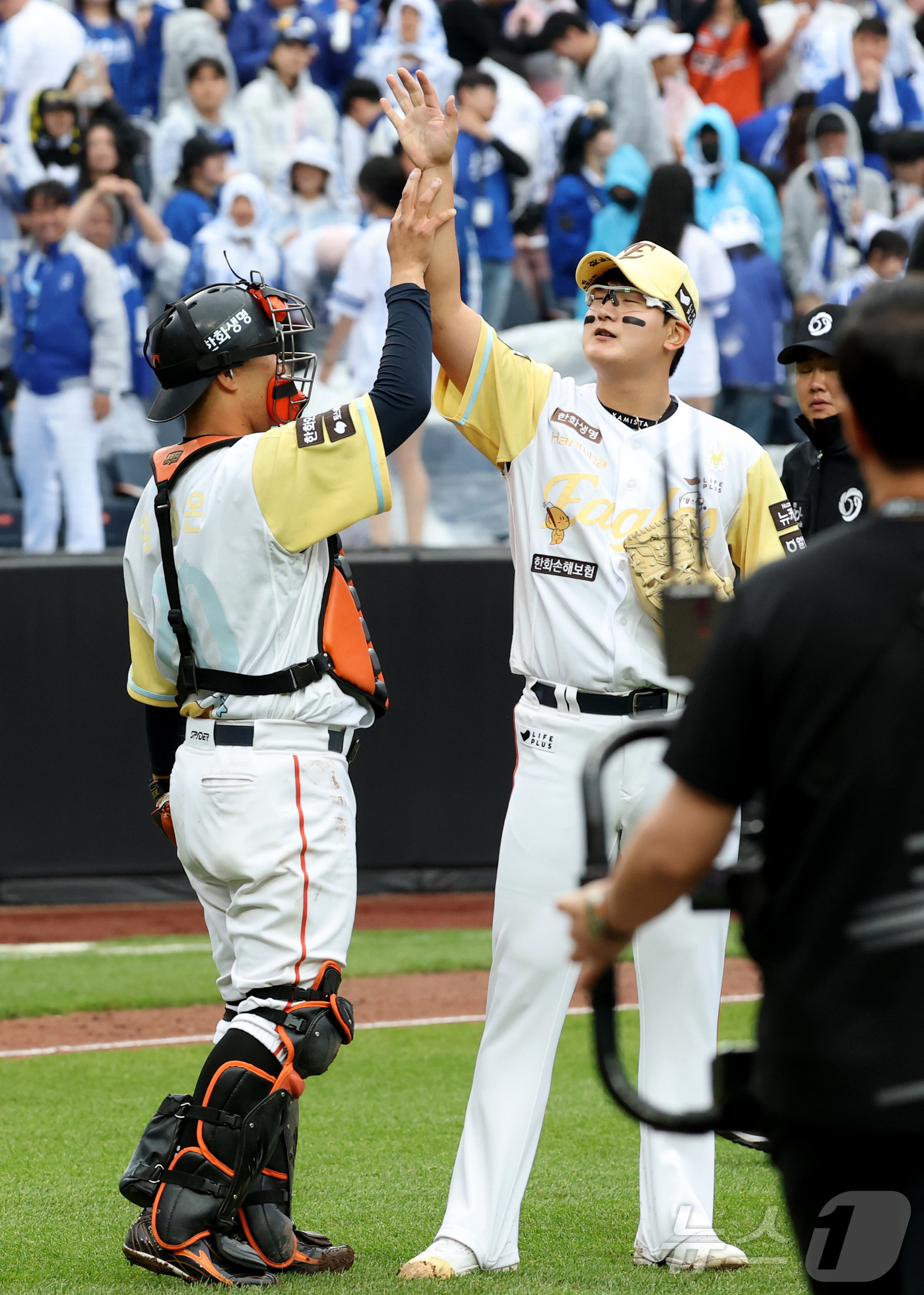 (대전=뉴스1) 김기남 기자 = 5일 대전 한화생명볼파크에서 열린 '2025 신한 SOL 뱅크 KBO리그' 프로야구 한화 이글스와 삼성 라이온즈 경기에서 한화가 3대1 승리해 마무 …