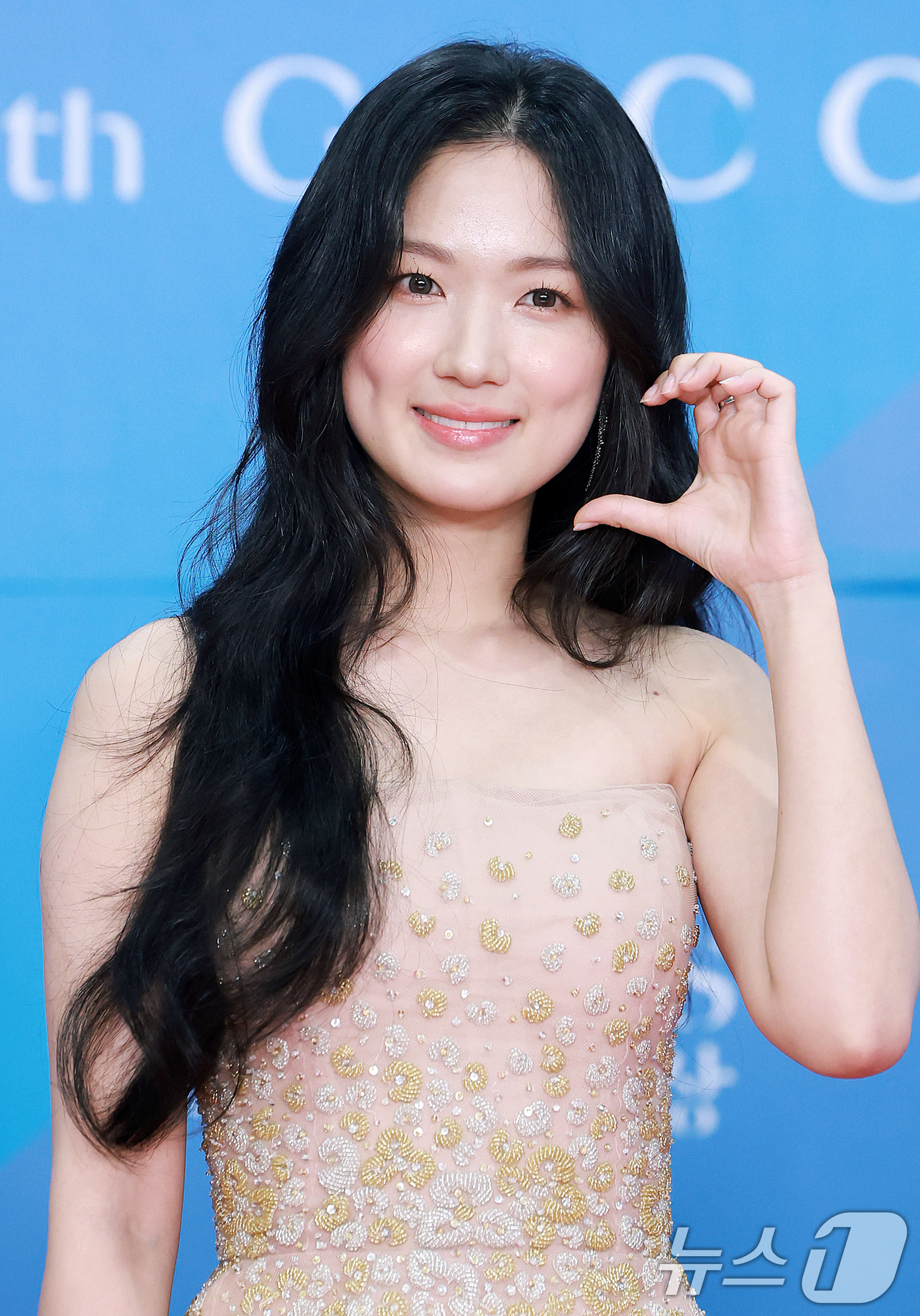 (서울=뉴스1) 김진환 기자 = 배우 김혜윤이 어린이날인 5일 오후 서울 강남구 코엑스에서 열린 '61회 백상예술대상' 레드카펫에서 포즈를 취하고 있다. 2025.5.5/뉴스1