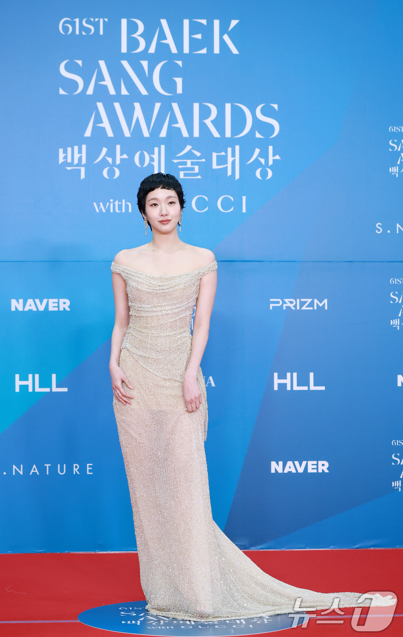 (서울=뉴스1) 김진환 기자 = 배우 김고은이 어린이날인 5일 오후 서울 강남구 코엑스에서 열린 '61회 백상예술대상' 레드카펫에서 포즈를 취하고 있다. 2025.5.5/뉴스1