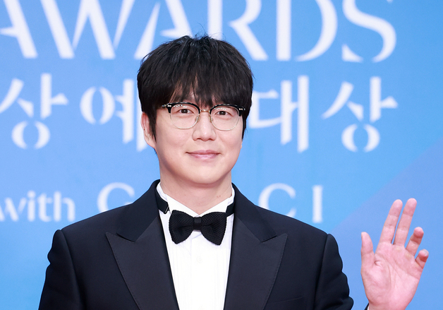 "감동이었다"…'매니저 배신 충격' 성시경, 노쇼 피해 사비 보상 미담