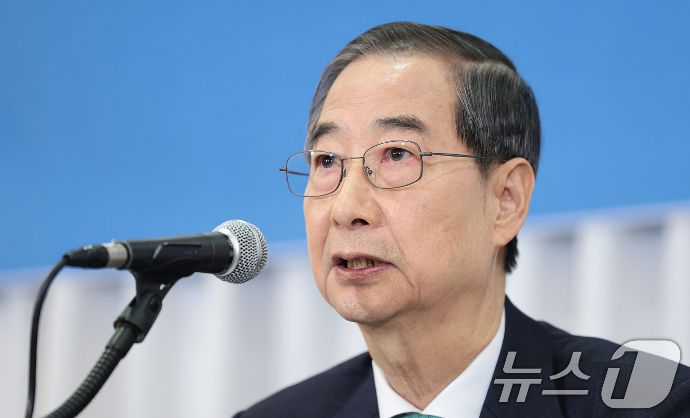 (서울=뉴스1) 국회사진취재단 = 한덕수 무소속 대통령선거 예비후보가 6일 서울 중구 코리아나호텔에서 열린 관훈토론회에서 기조연설을 하고 있다.  2025.5.6/뉴스1