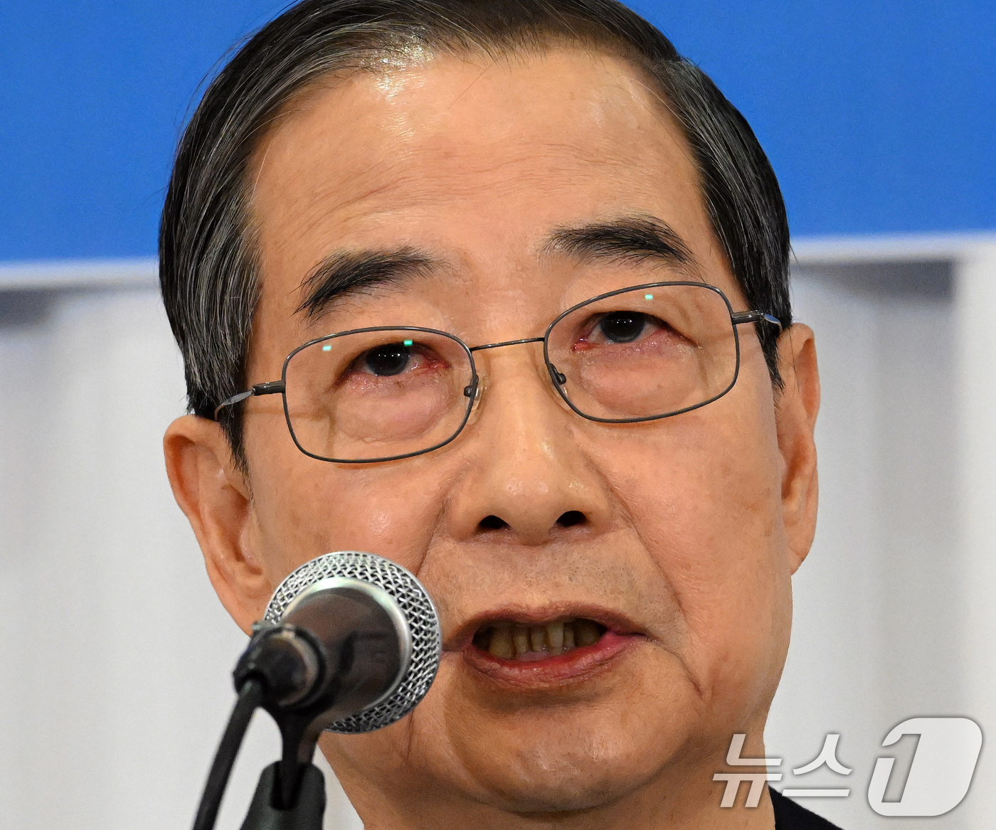 (서울=뉴스1) 국회사진취재단 = 한덕수 무소속 대통령선거 예비후보가 6일 서울 중구 코리아나호텔에서 열린 관훈클럽 초청 토론회에서 기조연설을 하고 있다. 2025.5.6/뉴스1