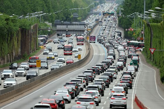 올해 車보험 누적손해율 83% '적자'…보험료 인하·정비요금 상승 영향