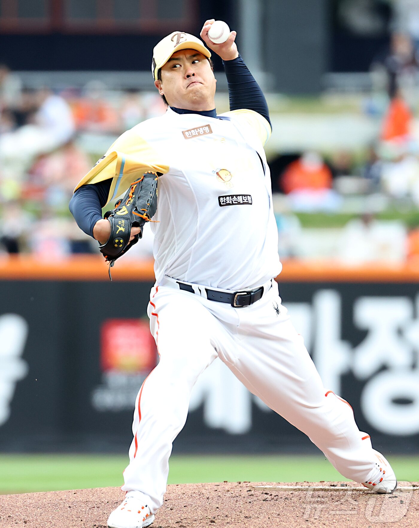 본문 이미지 - 투구하는 류현진. 2025.5.6/뉴스1 ⓒ News1 김기남 기자