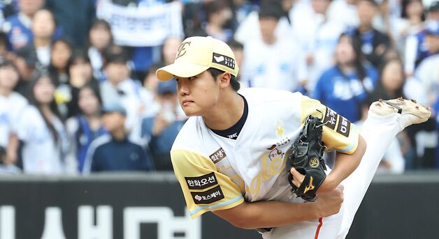 '155km' 한화 특급 루키 정우주 "연승 기여 뿌듯…좋은 영향력 끼치고파"