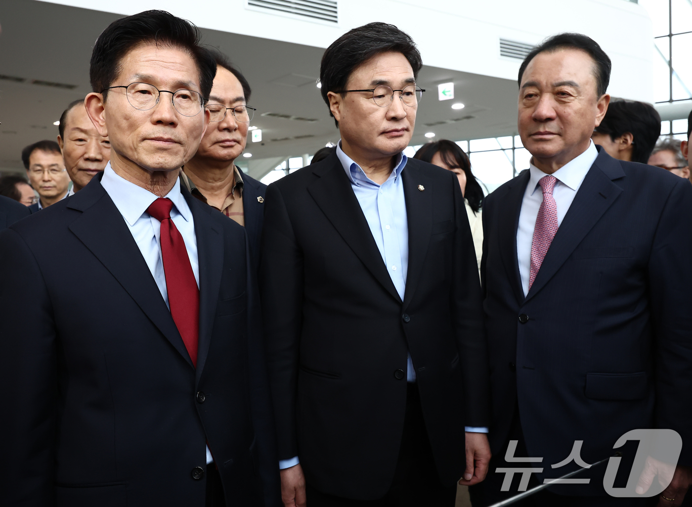 (포항=뉴스1) 김민지 기자 = 김문수 국민의힘 대통령 후보가 6일 경북 경주시 HICO(정상회의장) 미디어센터에서 단일화 문제를 놓고 당 지도부와 갈등을 빚고 있는 가운데 김대식 …