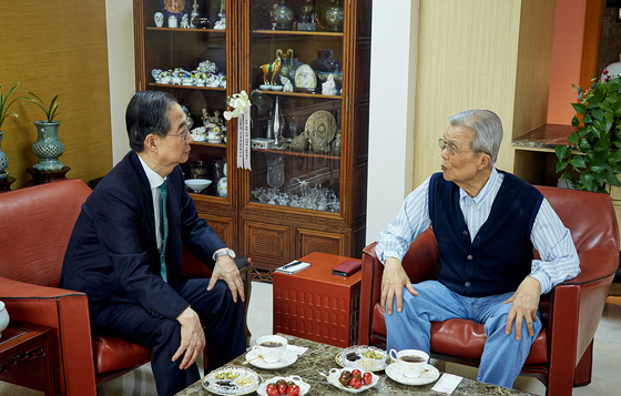 김종인 "한덕수 23년 당연…박정희 전두환도 감히 계엄 못했는데 어퍼컷 尹에 동조"