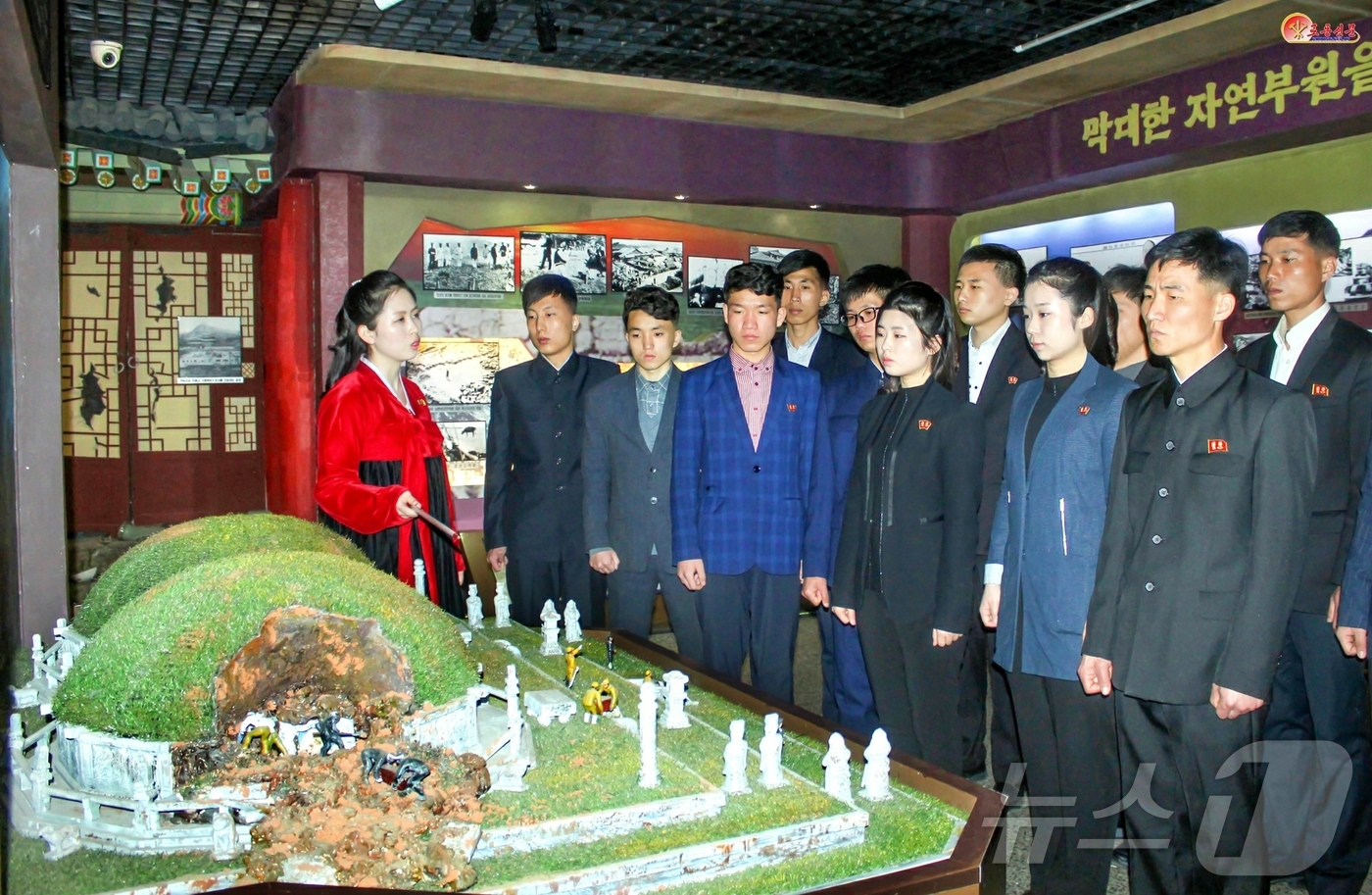 (평양 노동신문=뉴스1) = 북한 노동당 기관지 노동신문은 7일 반제계급 의식을 강조하며 "일제가 우리 민족의 넋과 유구한 역사를 말살하기 위해 감생한 문화재 약탈행위를 절대로 잊 …