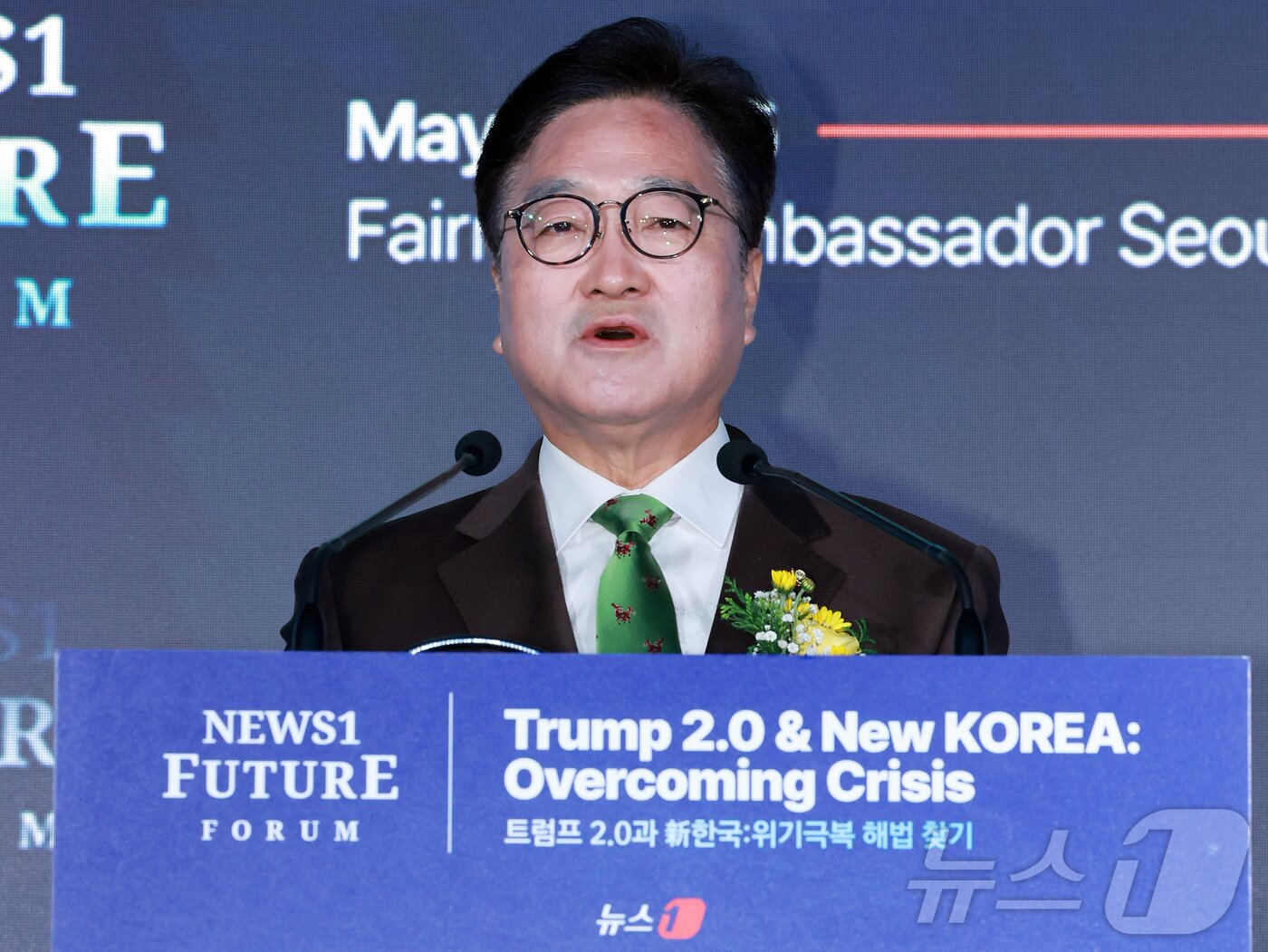 본문 이미지 - 우원식 국회의장이 7일 서울 여의도 페어몬트 호텔에서 열린 뉴스1 미래포럼에서 축사를 하고 있다. ‘트럼프 2.0과 新한국:위기 극복 해법 찾기’를 주제로 열린 이번 포럼은 뉴스1 주최로 열렸다. 2025.5.7/뉴스1 ⓒ News1 김진환 기자