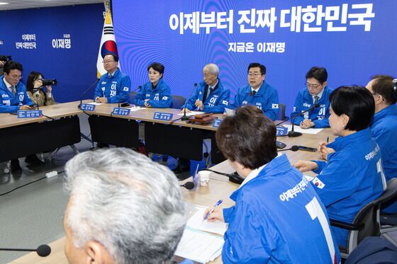 민주, 조희대·대법관 9인 공수처 고발한다…선관위엔 해석 요청