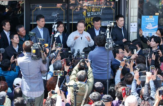 이성계 발자취 걷던 이재명…지지자들 "마이산 기운 받아 재판 연기"