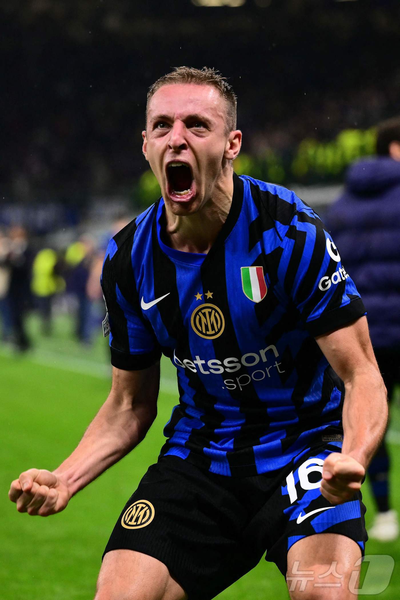 (밀라노 AFP=뉴스1) 우동명 기자 = 인테르 밀란의 다비데 프라테시가 6일(현지시간) 이탈리아 밀라노 산 시로 스타디움에서 열린 UEFA 챔피언스리그 4강 전 FC 바르셀로나와 …