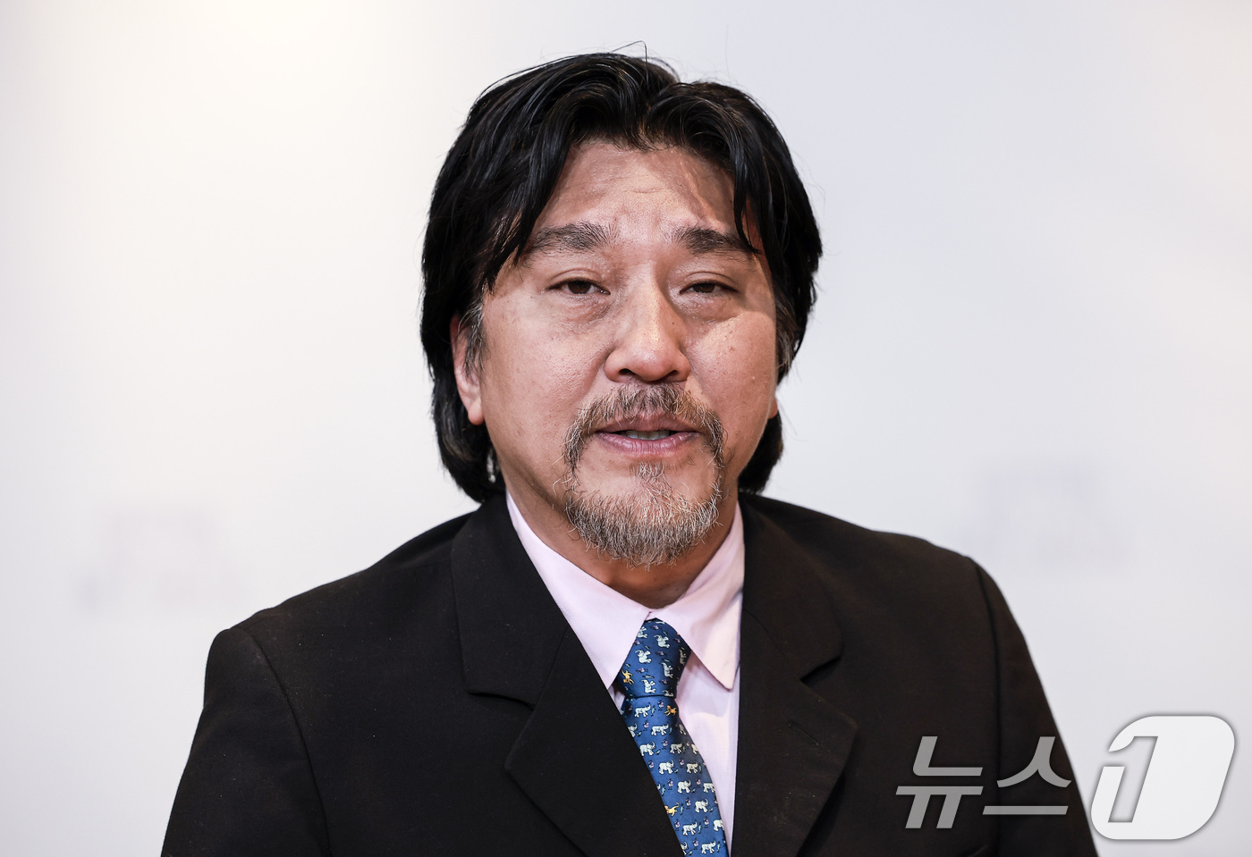 (서울=뉴스1) 김성진 기자 = 서울시 홍보대사로 위촉된 에드워드 리 셰프가 7일 서울 중구 서울시청 집무실에서 열린 위촉식에서 소감을 말하고 있다. (공동취재) 2025.5.7/ …