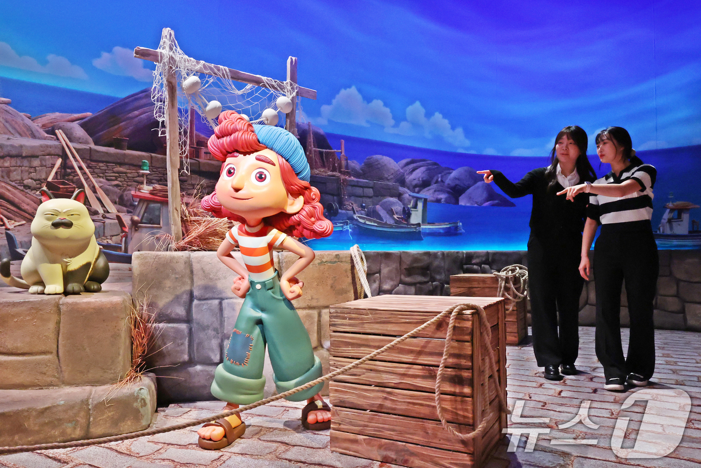 (서울=뉴스1) 황기선 기자 = 7일 오전 서울 성동구 성수문화예술마당에서 열린 '문도 픽사(Mundo Pixae): 픽사, 상상의 세계로' 미디어데이에서 관계자가 체험공간을 소개 …